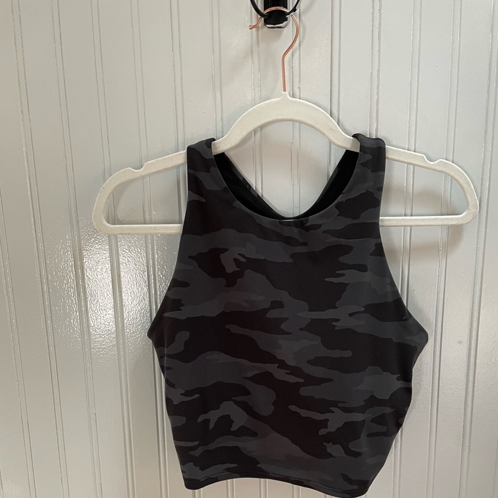 Conscious Crop - Excellent- Neutral Camo D-DD+